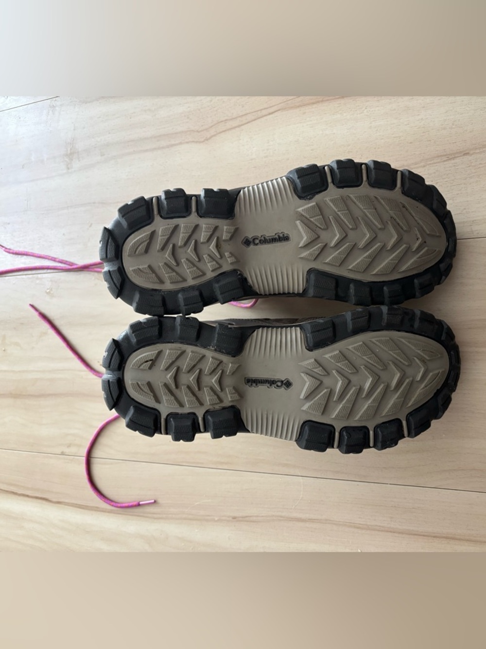 Columbia Gray Hiking Boots with Pink Accents - Women’s 10US - Picture 5 of 5